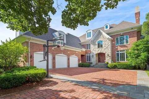 117 Eastern Ave, Clarendon Hills, IL 60514