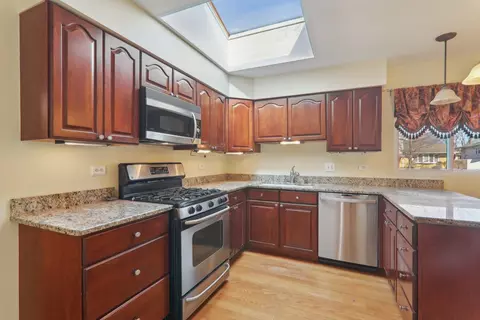 Kitchen - 875 W Firestone Dr, Hoffman Estates, IL 60192 photo 2 of 2