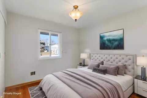 Bedroom - 875 W Firestone Dr, Hoffman Estates, IL 60192 photo 3 of 3