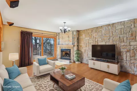 Living - 875 W Firestone Dr, Hoffman Estates, IL 60192 photo 2 of 3