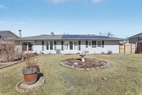 Exterior - 875 W Firestone Dr, Hoffman Estates, IL 60192 photo 2 of 3