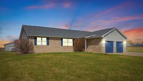 12851 Kickapoo Park Rd, Oakwood, IL 61858