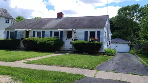 345-347 Illinois St, Carpentersville, IL 60110