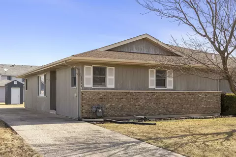 2514 Live Oak Dr, Crest Hill, IL 60403