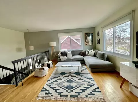 Living - 1462 Chippewa Trl, Wheeling, IL 60090 photo 2 of 4