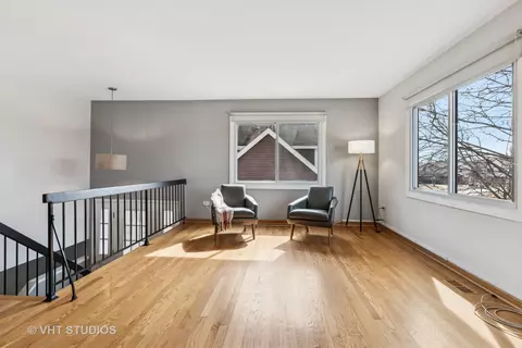 Living - 1462 Chippewa Trl, Wheeling, IL 60090 photo 1 of 4
