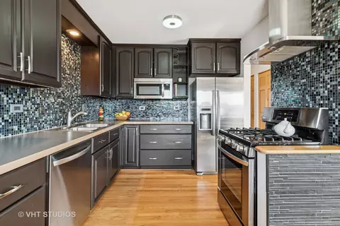 Kitchen - 1462 Chippewa Trl, Wheeling, IL 60090 photo 1 of 4