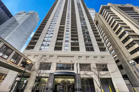 200 N Dearborn St #1706, Chicago, IL 60601