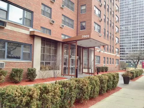 2909 N Sheridan Rd #1505, Chicago, IL 60657