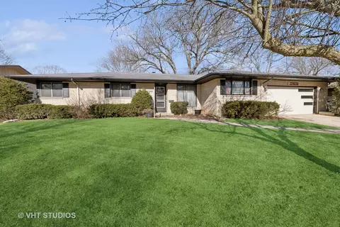 712 Scott Dr, Elgin, IL 60123 photo 2