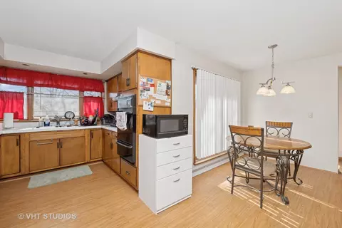 712 Scott Dr, Elgin, IL 60123 photo 5