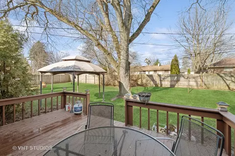 712 Scott Dr, Elgin, IL 60123 photo 16