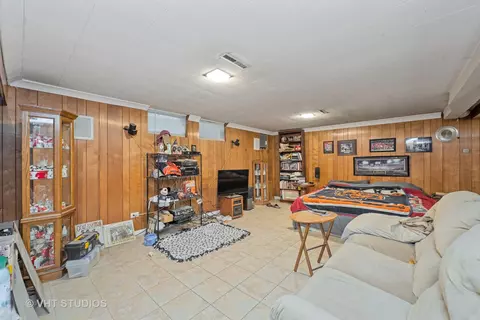 712 Scott Dr, Elgin, IL 60123 photo 14