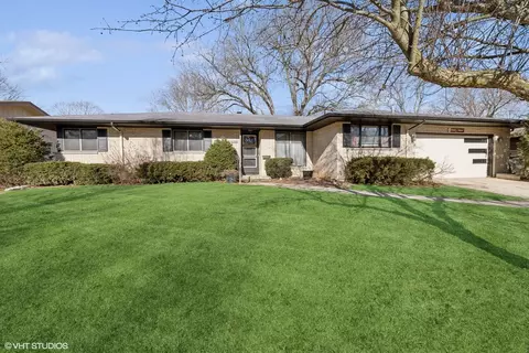 712 Scott Dr, Elgin, IL 60123