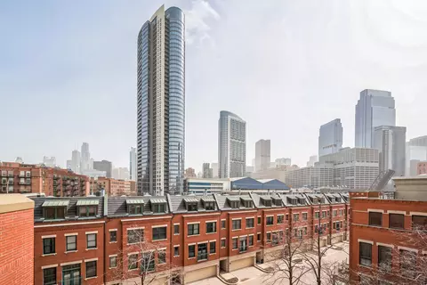 501 N Clinton St #1506, Chicago, IL 60654