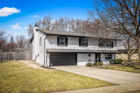 1300 Schroeder Dr, Normal, IL 61761 photo 4