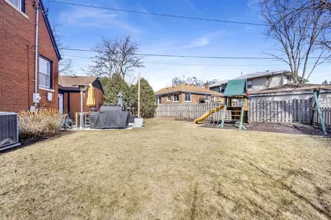 221 Akenside Rd, Riverside, IL 60546 photo 28