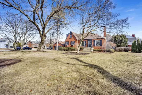 221 Akenside Rd, Riverside, IL 60546 photo 2
