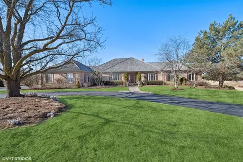 1711 Bull Valley Dr, Woodstock, IL 60098