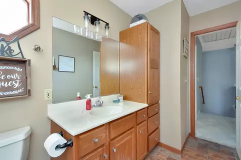 Bath - 1606 Sanderson Ct, Normal, IL 61761 photo 6 of 6