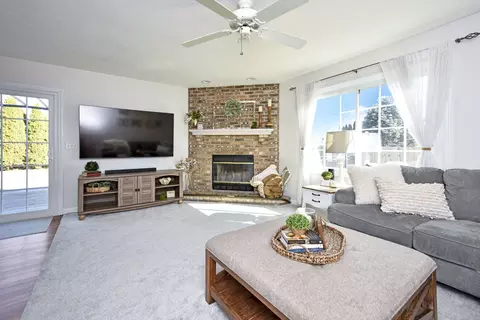 Living - 1606 Sanderson Ct, Normal, IL 61761 photo 4 of 8