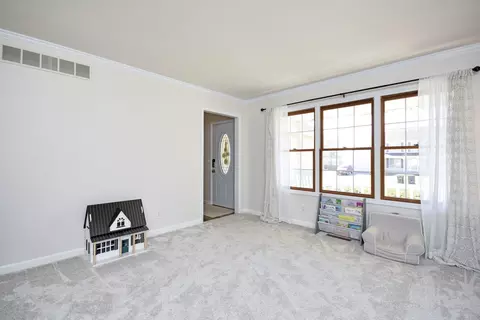 Living - 1606 Sanderson Ct, Normal, IL 61761 photo 8 of 8