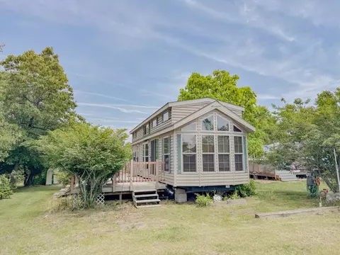 2210 Woodhaven, Sublette, IL 61367
