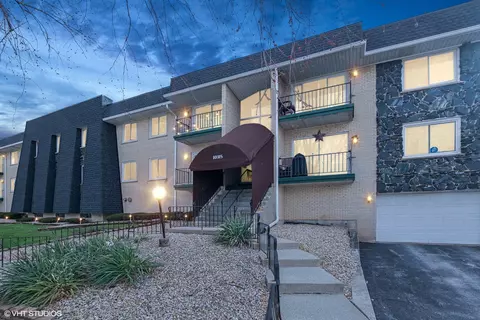 10315 Austin Ave #15, Oak Lawn, IL 60453