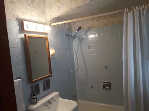 Bath - 3755 W 60th St, Chicago, IL 60629 photo 1 of 1