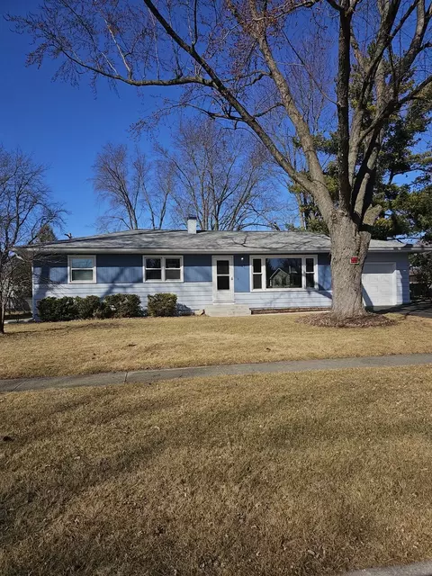 10613 Kathleen Ave, Huntley, IL 60142