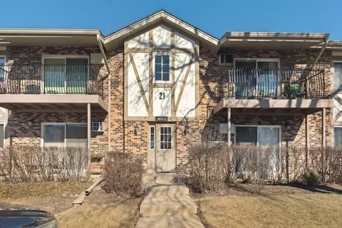 9 S125 Lake Dr #21-110, Willowbrook, IL 60527