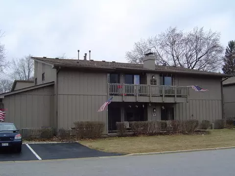 29 W390 Emerald Green Dr #D, Warrenville, IL 60555
