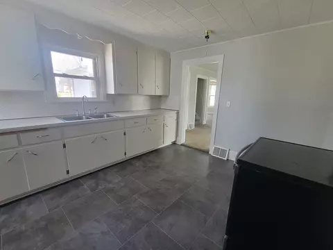 501 S Madison St, Morrison, IL 61270 photo 2