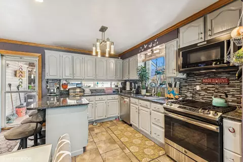 Kitchen - 8708 45th St, Lyons, IL 60534 photo 1 of 2