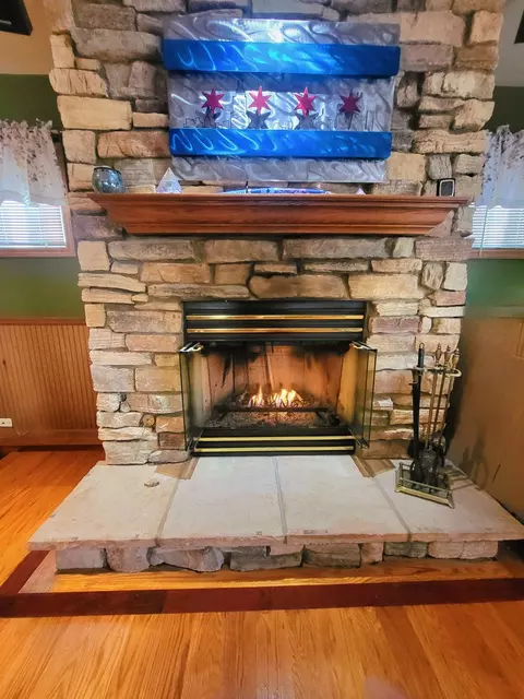 Dining - 8708 45th St, Lyons, IL 60534 photo 1 of 1