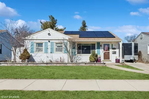8708 45th St, Lyons, IL 60534
