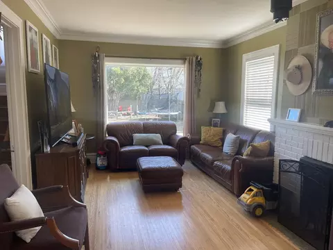 Living - 907 Cedar Ave, Elgin, IL 60120 photo 2 of 3