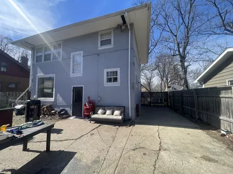 Exterior - 907 Cedar Ave, Elgin, IL 60120 photo 4 of 6