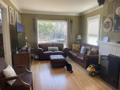 Living - 907 Cedar Ave, Elgin, IL 60120 photo 3 of 3