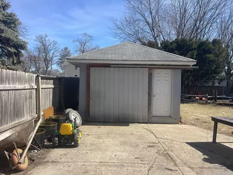 Exterior - 907 Cedar Ave, Elgin, IL 60120 photo 5 of 6