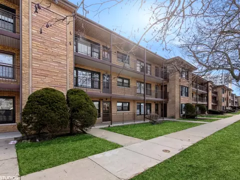 4831 N Harlem Ave #3, Chicago, IL 60656