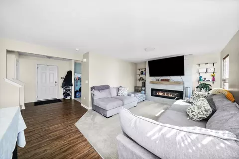 6614 Eich Dr, Joliet, IL 60431 photo 2