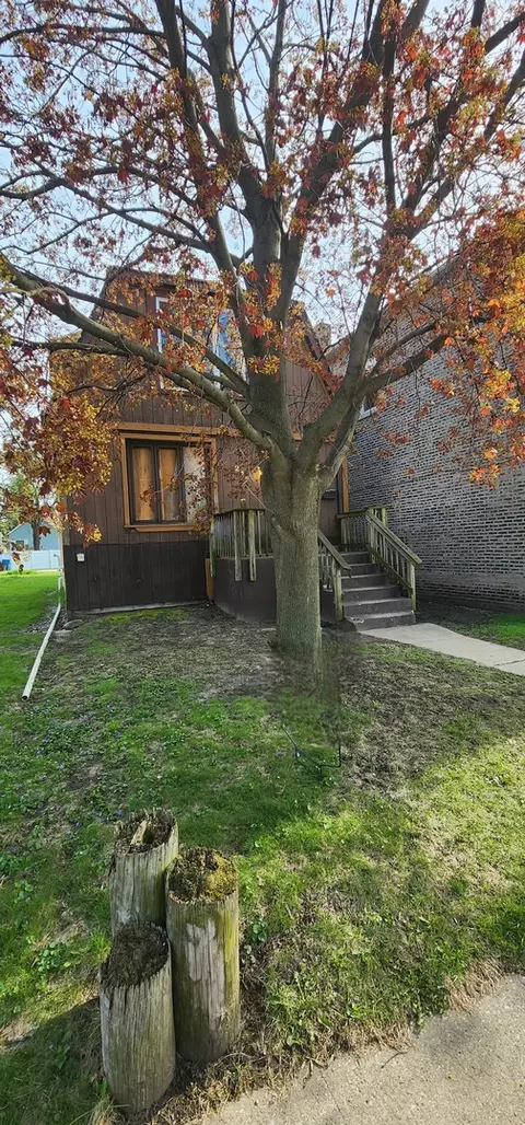 245 153rd Pl, Calumet City, IL 60409