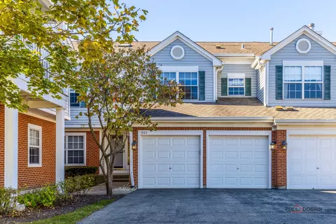 907 Sparta Ct, Vernon Hills, IL 60061