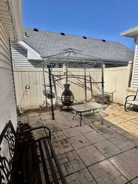 527 E 17th St, Lockport, IL 60441 photo 11