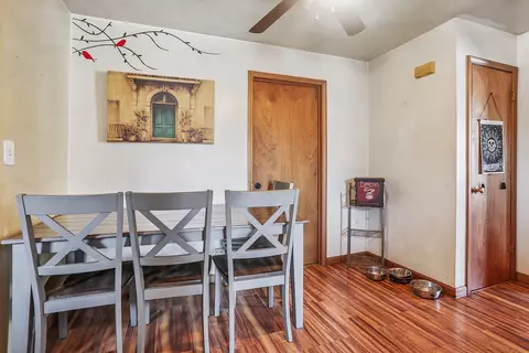 527 E 17th St, Lockport, IL 60441 photo 3