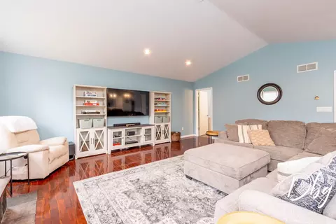 Living - 281 E Old Mill Trl, Antioch, IL 60002 photo 3 of 4