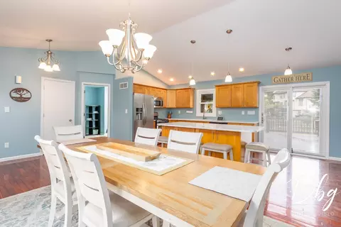 Dining - 281 E Old Mill Trl, Antioch, IL 60002 photo 4 of 4