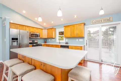 Kitchen - 281 E Old Mill Trl, Antioch, IL 60002 photo 1 of 5