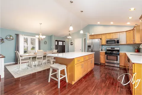 Kitchen - 281 E Old Mill Trl, Antioch, IL 60002 photo 5 of 5